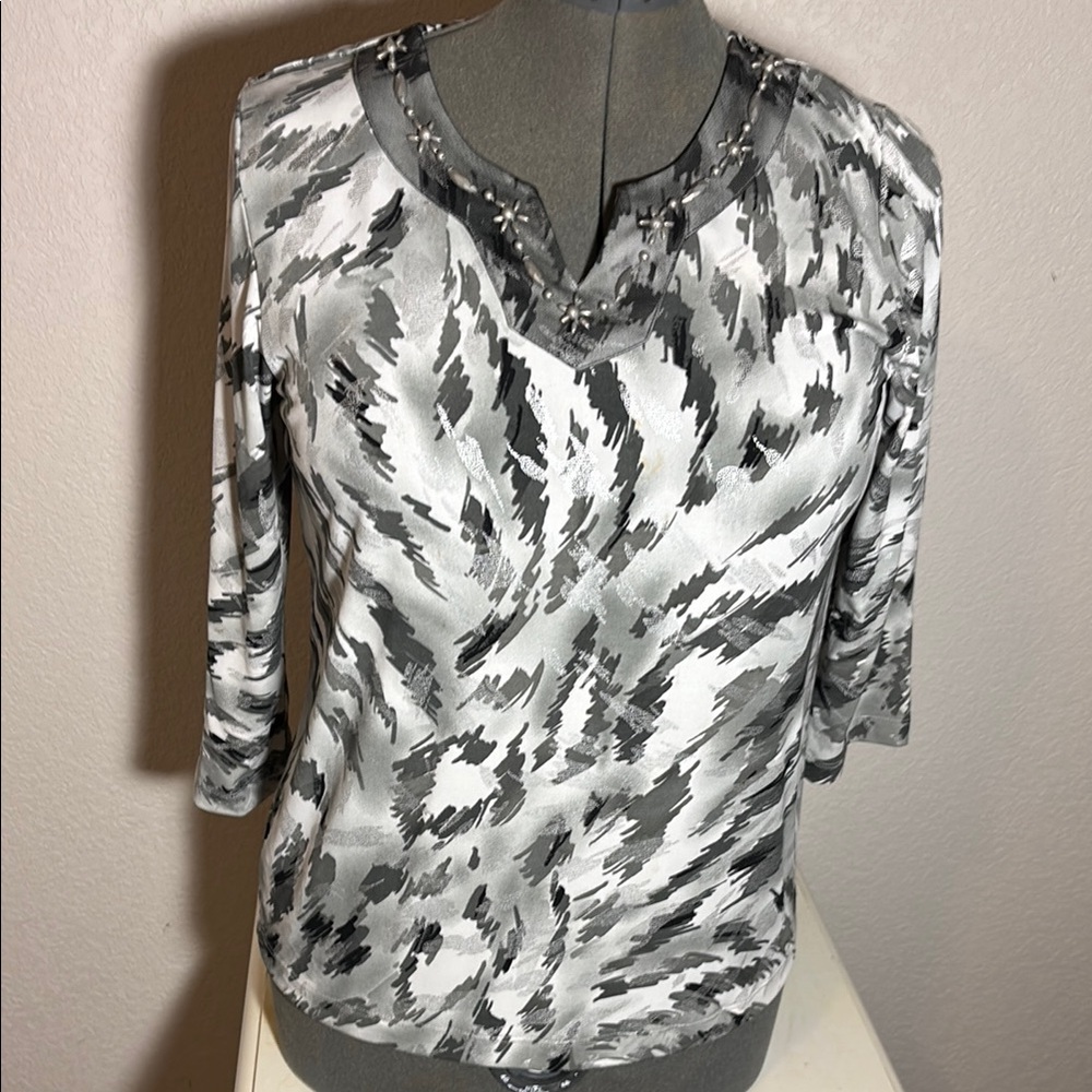 Alfred Dunner Elegant Gray Patterned Women's Top